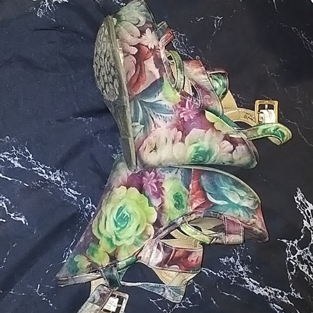 Shoes - Picture 2 of 2